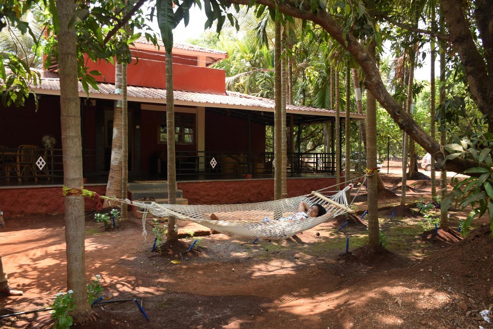 Red Roof Farmhouse Villa Chiplūn Екстериор снимка